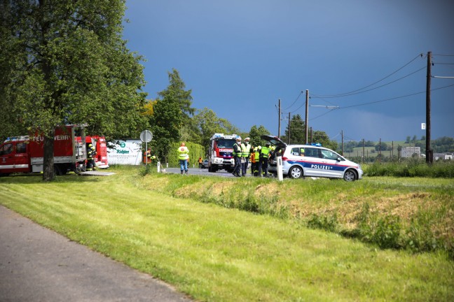 Sechs Verletzte bei Verkehrsunfall auf Eferdinger Straße bei Alkoven