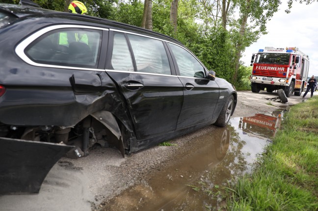 Kollision mit Baum: Verkehrsunfall in Gunskirchen endet glimpflich