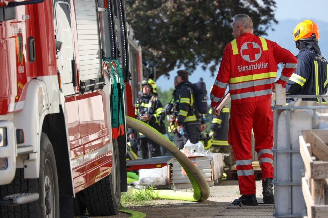 Fünf Feuerwehren bei Brand auf Bauernhof in Wartberg an der Krems im Einsatz