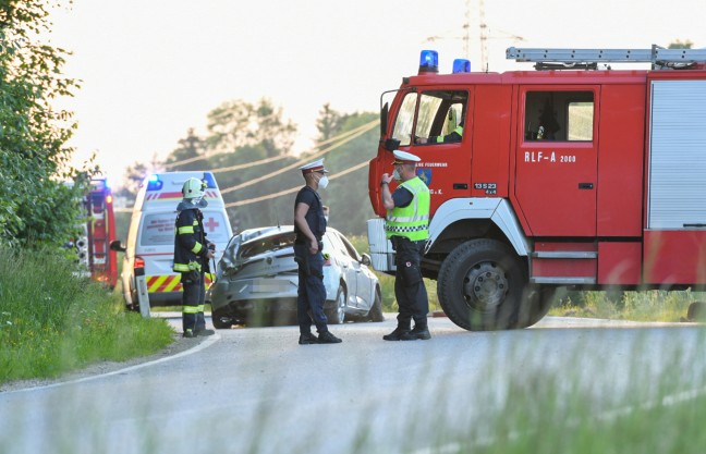 Schwerer Verkehrsunfall mit Alkolenker bei Mehrnbach fordert vier Verletzte