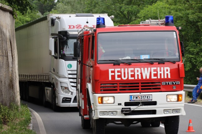 Vier teils Schwerverletzte bei Frontalcrash auf Steyrtalstraße in Grünburg