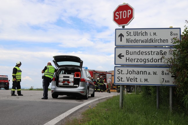 Kollision zwischen PKW und LKW in Herzogsdorf fordert einen Verletzten