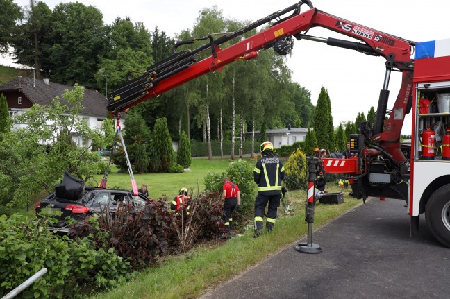 Vier teils Schwerverletzte bei schwerer Kreuzungskollision in Rüstorf