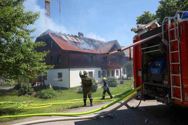 Neun Feuerwehren bei Brand eines Bauernhauses in St. Aegidi im Einsatz