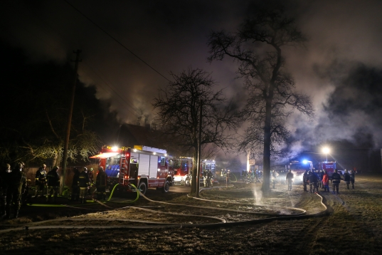 Großeinsatz der Feuerwehr bei Wohnhausbrand in Kallham