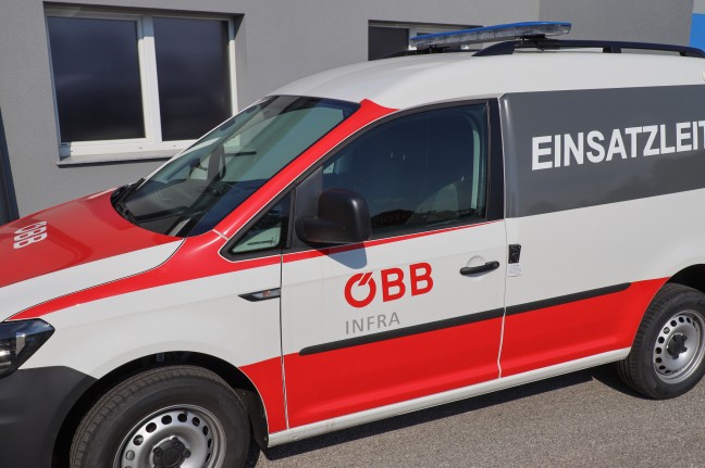 Gemeldete Gasexplosion bei Chemiebetrieb in Edt bei Lambach sorgt für größeren Einsatz