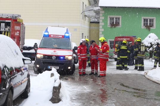 Ein Verletzter bei Brand in einer kleinen Wohnung in Lambach