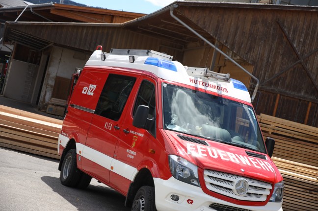 Brand bei einem Sägewerk in Regau sorgt für Einsatz zweier Feuerwehren