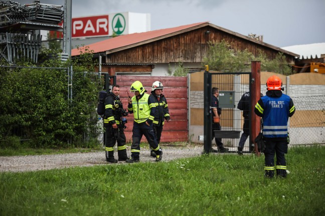Lagerfeuer auf Firmenareal in Marchtrenk führt zu Einsatz zweier Feuerwehren