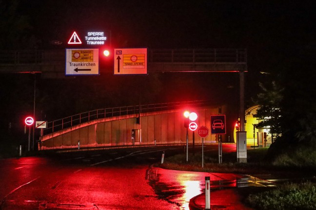 Murenabgang: Salzkammergutstrae bei Traunkirchen nach Unwetter durch Mure verlegt