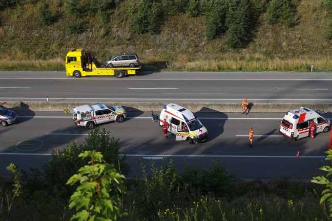 Schwere Kollision auf Innkreisautobahn bei Pram - Taxi gegen LKW