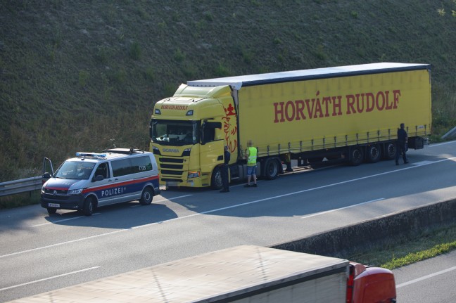 Schwere Kollision auf Innkreisautobahn bei Pram - Taxi gegen LKW