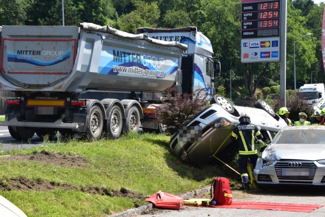 Schwerer Verkehrsunfall in Ottensheim fordert einen Verletzten