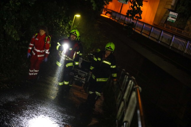Personenrettung: Drei Personen während Unwetter bei Teufelsbach-Wasserfall in Steyr eingeschlossen
