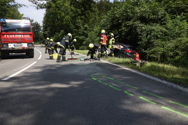 Schwerer Verkehrsunfall auf Gmundener Straße in Roitham am Traunfall