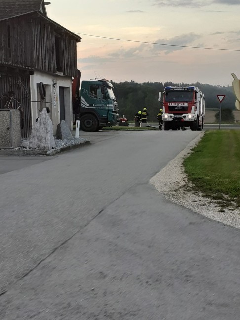Drei Feuerwehren bei Mähdrescherbrand in Kremsmünster im Einsatz