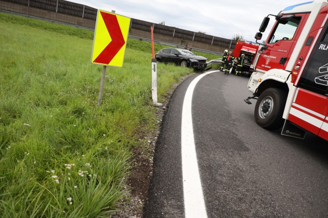 Autoüberschlag im Abfahrtsbereich der Westautobahn bei Vorchdorf endet glimpflich