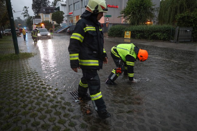 Unwetter sorgte auf einer schmalen Linie quer durch Oberösterreich für über 500 Überflutungseinsätze