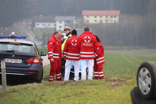 Eine Verletzte bei Fahrzeugüberschlag in Weißkirchen an der Traun