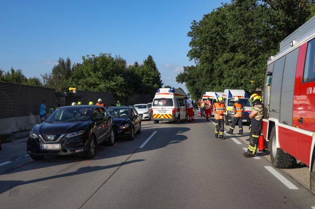 Serienauffahrunfall im Abendverkehr mit zehn beteiligten Fahrzeugen bei Gunskirchen