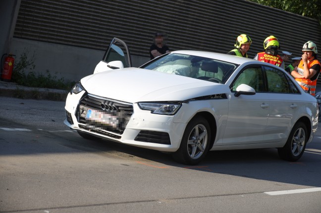 Serienauffahrunfall im Abendverkehr mit zehn beteiligten Fahrzeugen bei Gunskirchen