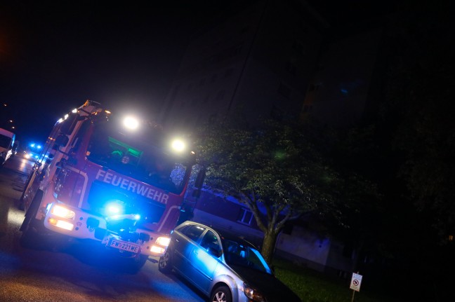 Lagerfeuer führte zu Brandverdacht und Feuerwehreinsatz in Wels-Lichtenegg