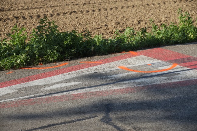 Mopedlenker (15) bei Kollision mit Traktor in Laakirchen tdlich verunglckt