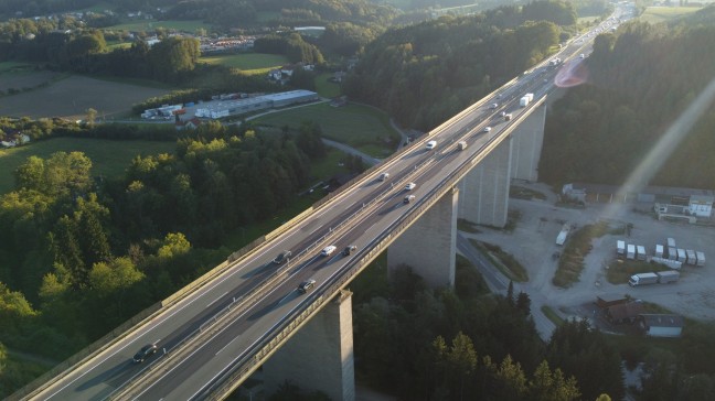 Dringende Sanierungsarbeiten an Aurachbrücke auf der Westautobahn über das Wochenende