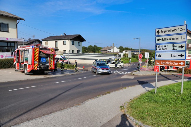 Ein Verletzter bei Kreuzungscrash zwischen zwei PKW in Engerwitzdorf