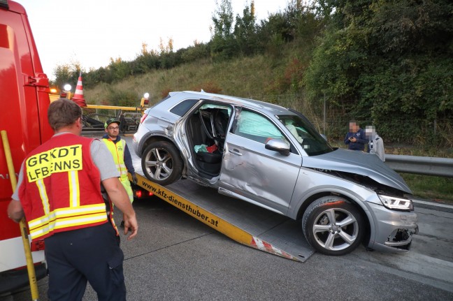 Menschenrettung nach schwerem Verkehrsunfall zwischen LKW und PKW auf Westautobahn bei Enns