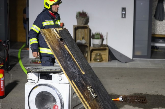 Brand im Keller eines Wohnhauses in Pühret sorgt für Einsatz zweier Feuerwehren