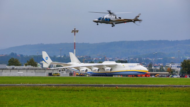 Antonow An-225: Größtes Flugzeug der Welt lockt massenweise Flugzeugbegeisterte nach Hörsching
