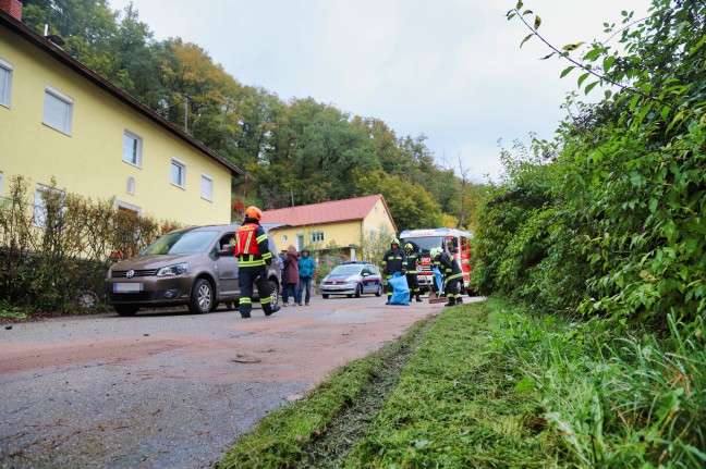 Unfall mit Verkehrsinsel in Puchenau endet glimpflich