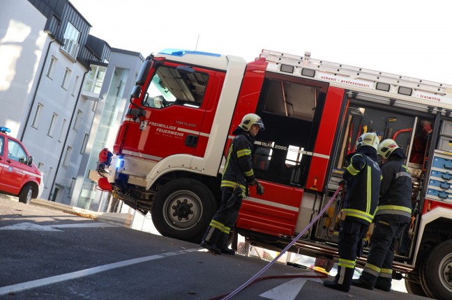 Einfahrtstor einer Tiefgarage in Wels-Innenstadt musste durch Feuerwehr demontiert werden