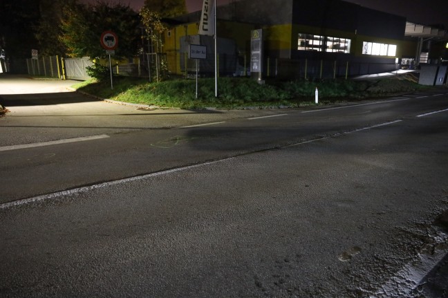 Kreuzungscrash auf Gmundener Straße in Laakirchen fordert zwei Verletzte