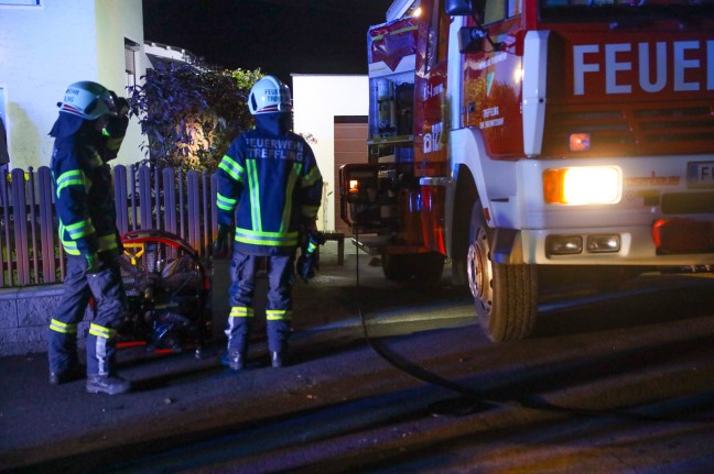 Bluttat in Engerwitzdorf: Mann stach Freundin (21) mit Messer nieder und setzte danach Haus in Brand