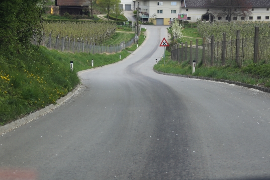 Kilometerlange lspur durch die Bezirke Eferding, Linz-Land und Wels-Land