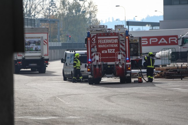 Feuerwehren nach "technischem Gebrechen" bei Unternehmen in Marchtrenk im Einsatz