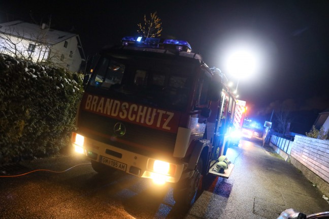 Sechs Feuerwehren nach gemeldetem Brand in Laakirchen im Einsatz