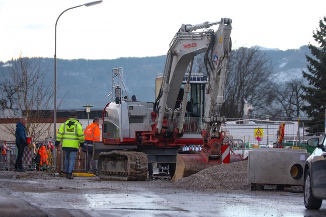 Tödlicher Arbeitsunfall: Arbeiter (47) bei Bauarbeiten in Attnang-Puchheim verschüttet