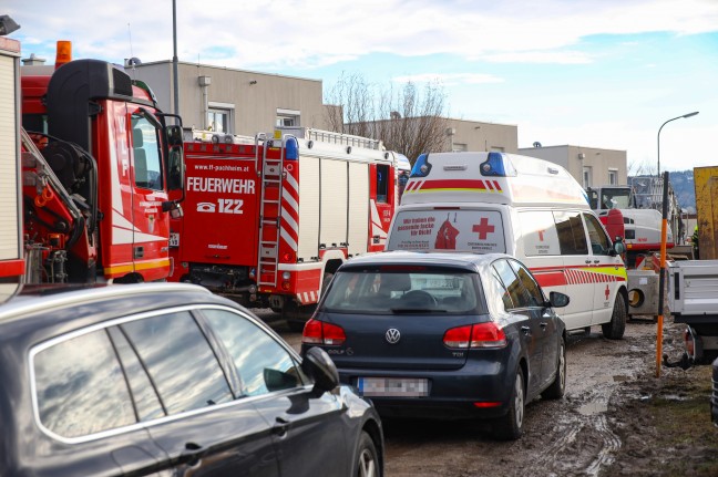 Tödlicher Arbeitsunfall: Arbeiter (47) bei Bauarbeiten in Attnang-Puchheim verschüttet