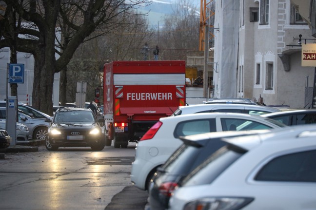 Autolenkerin (88) in Steyr mit PKW in die Enns gestürzt