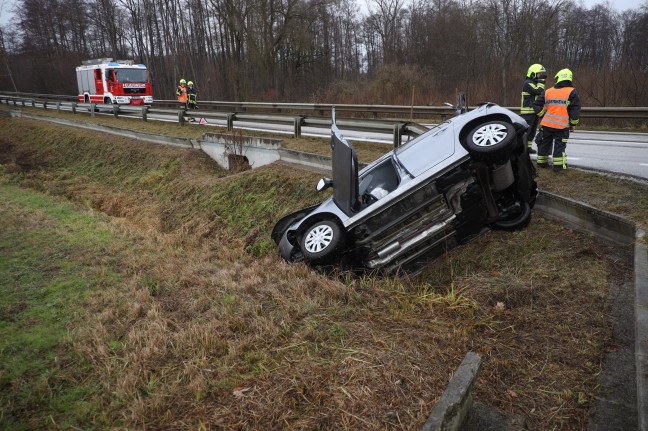 Verkehrsunfall in Sattledt fordert einen Leichtverletzten