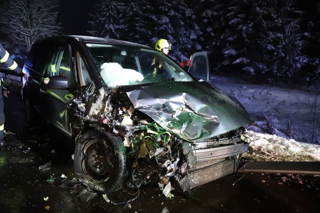 Verkehrsunfall in Vorderweißenbach fordert zwei Verletzte