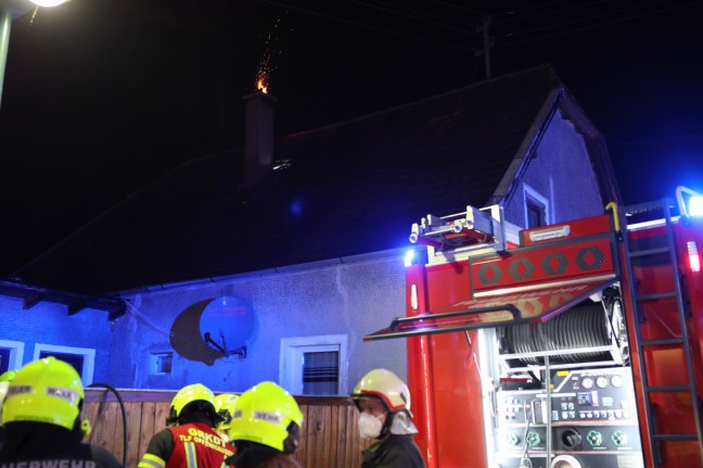 Kaminbrand bei einem Wohnhaus in Offenhausen