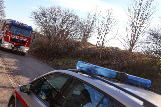 Flurbrand auf einem Erdwall in Wels-Neustadt