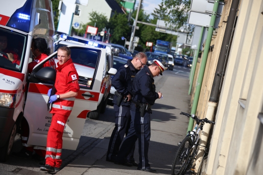 Notarzteinsatz - Radfahrer bei Sturz in Wels schwer verletzt