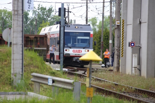 Schwerer Verkehrsunfall auf einem Bahnübergang in Waizenkirchen