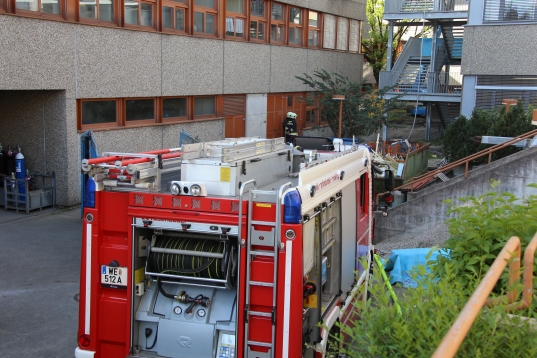 Dehnfugenbrand bei Sanierungsarbeiten an einem Schulgebäude