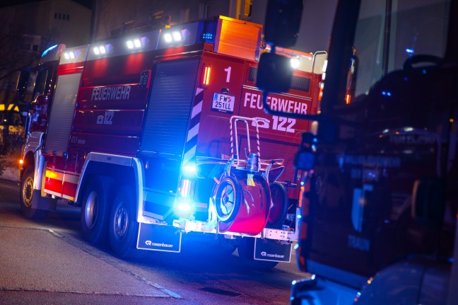 Tödlicher Zimmerbrand: Frau starb bei Brand in einer Mehrparteienhauswohnung in Traun